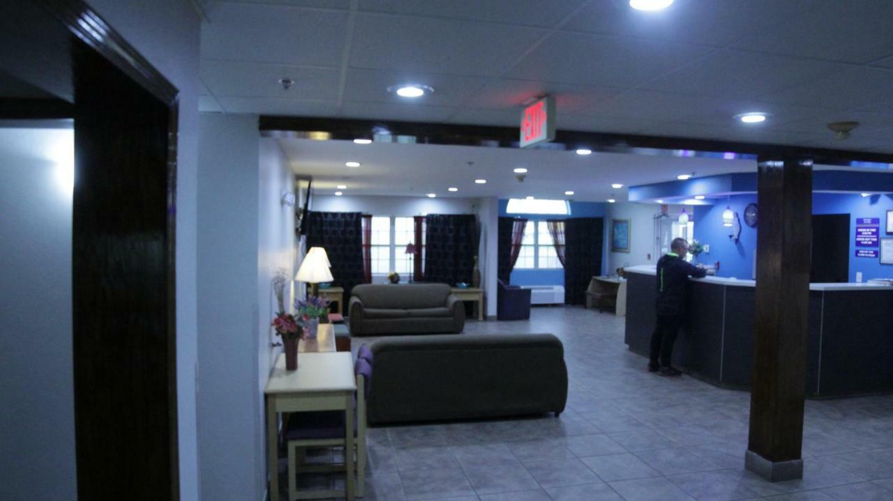 America's Value And - Hotel